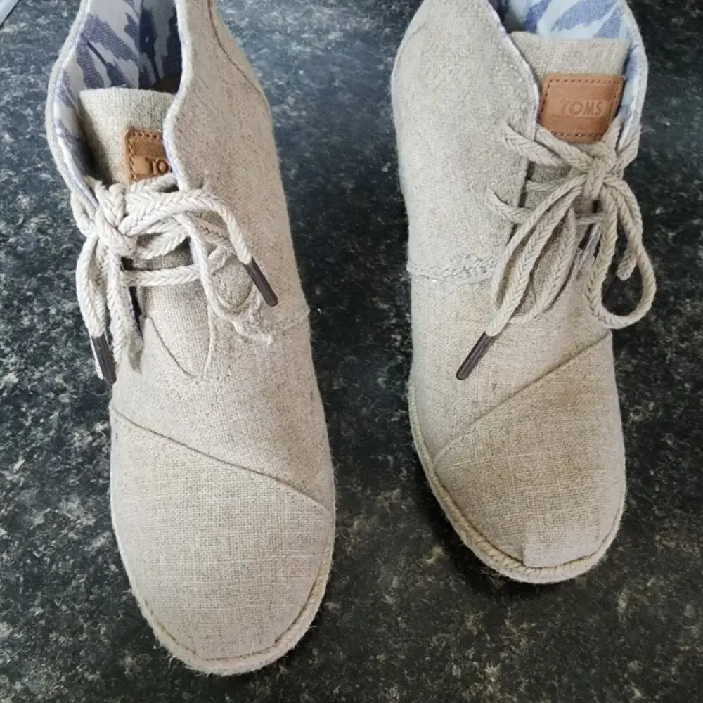 TOMS Desert Wedge  Natural Canvas Burlap Woven Light Tan Size 7